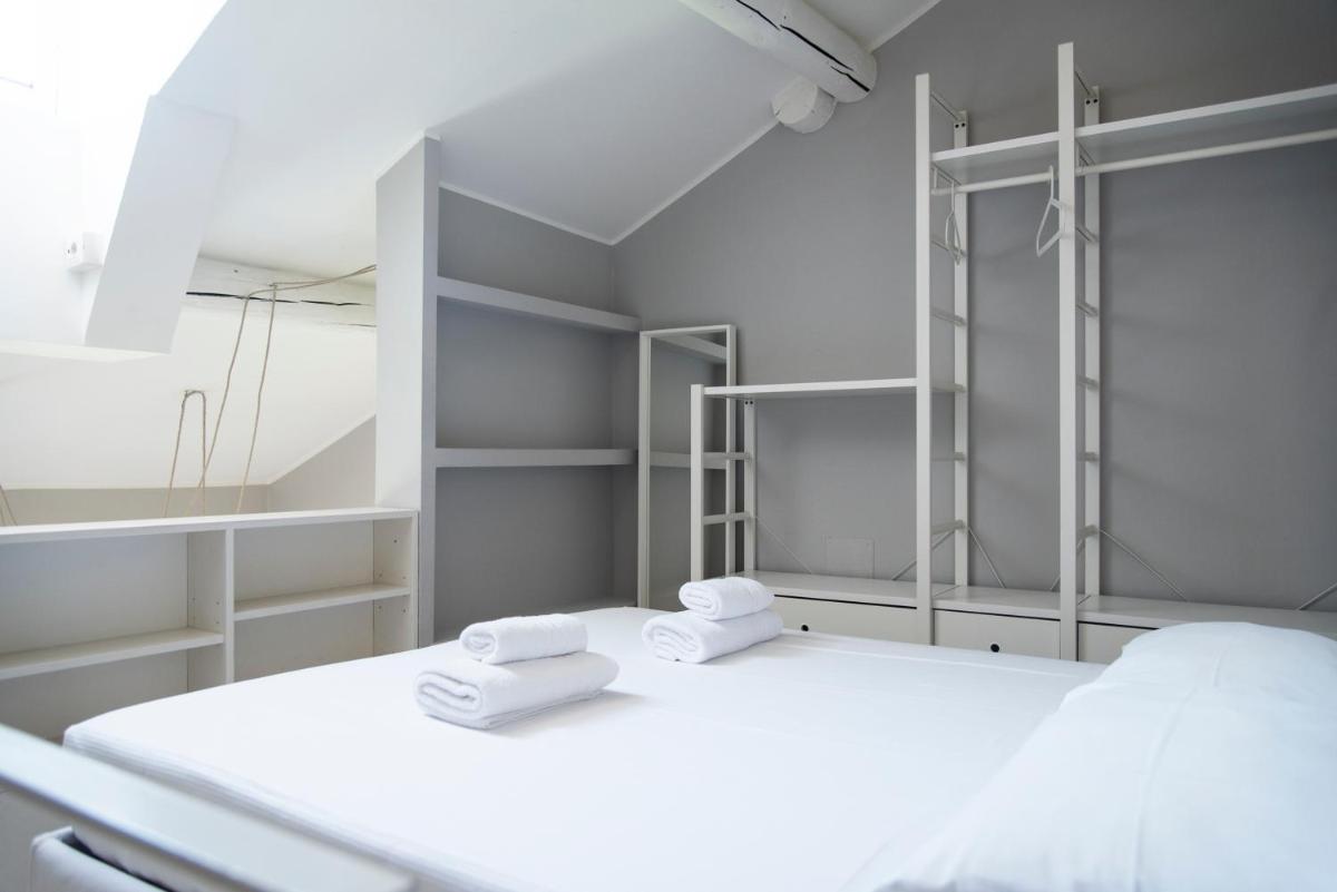 YouHosty - Custodi 12 - Housity