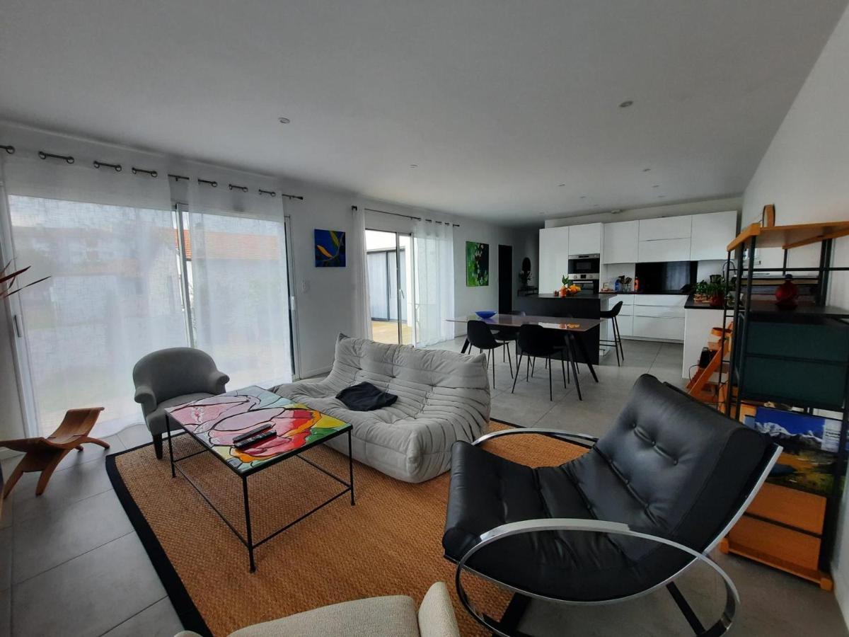 Maison d'Architecte T4 avec Jardin et Terrasse près du Marché de Quintaou à Anglet - FR-1-239-758 - Housity