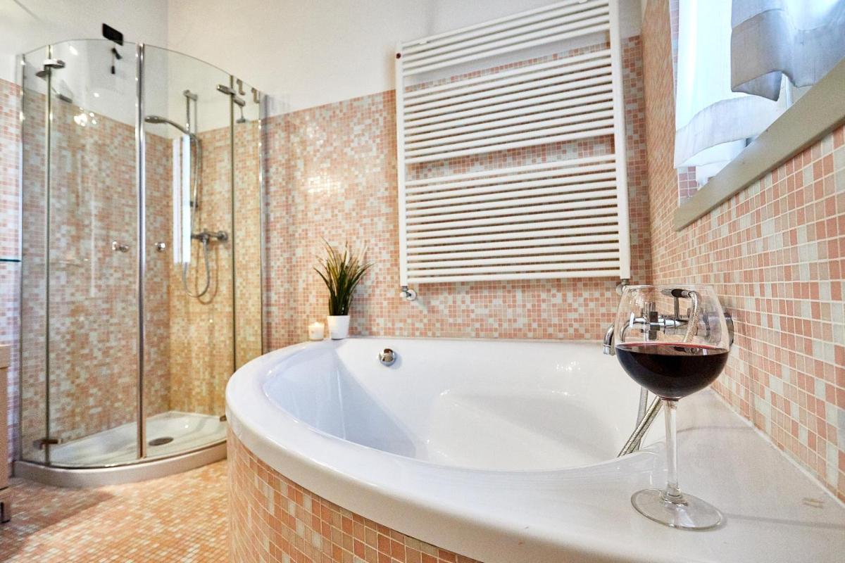 Suitetrails - Luxury Design Loft - [Piazza Pontida]