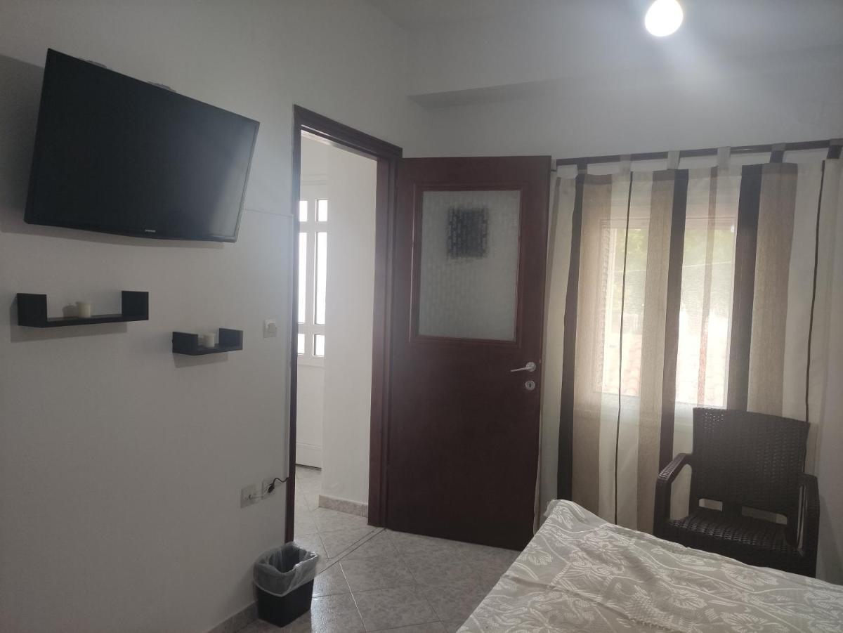 Despoina SEASIDE APARTMENT AGIOS KONSTANTINOS SAMOS - Housity