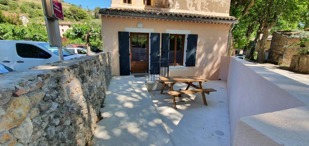 Le Tras Castel, 4 places jardin piscine - Housity