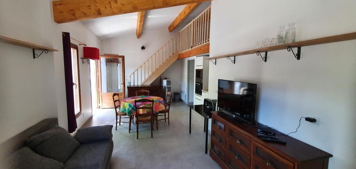 Le Tras Castel, 4 places jardin piscine - Housity