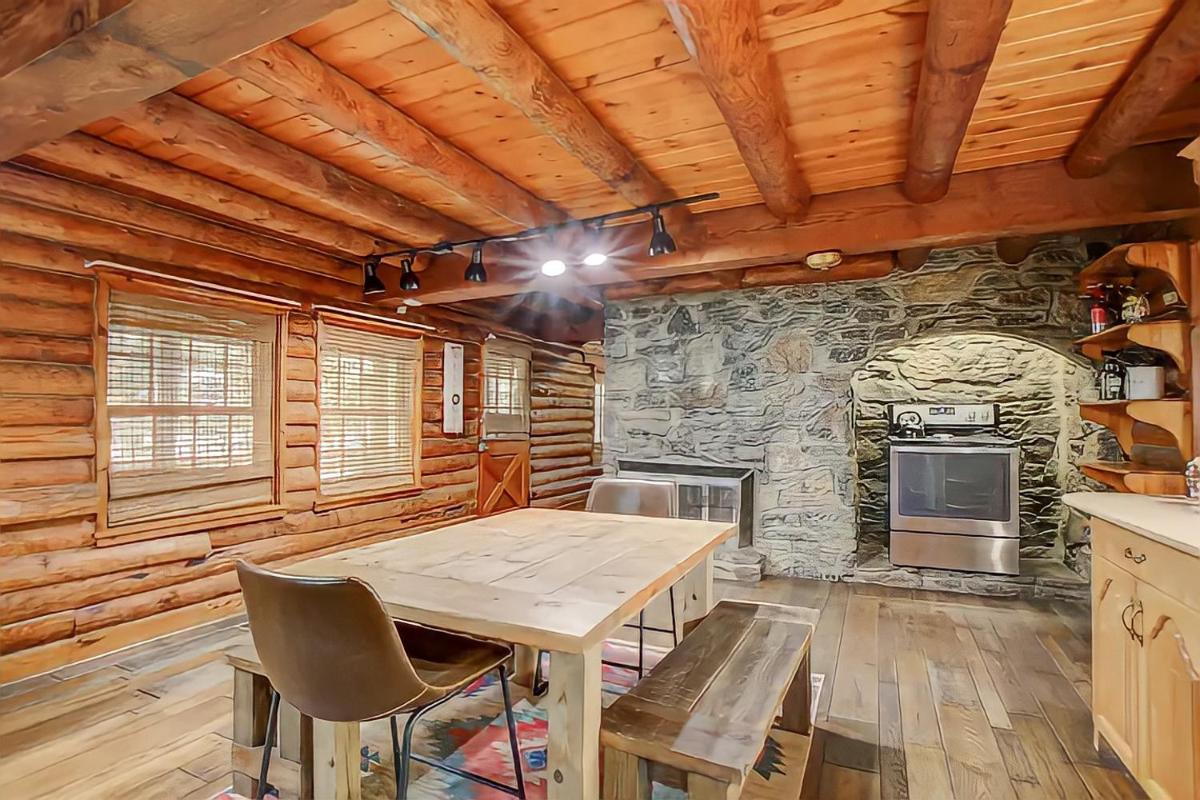 Music City Countryside Cabin - Housity