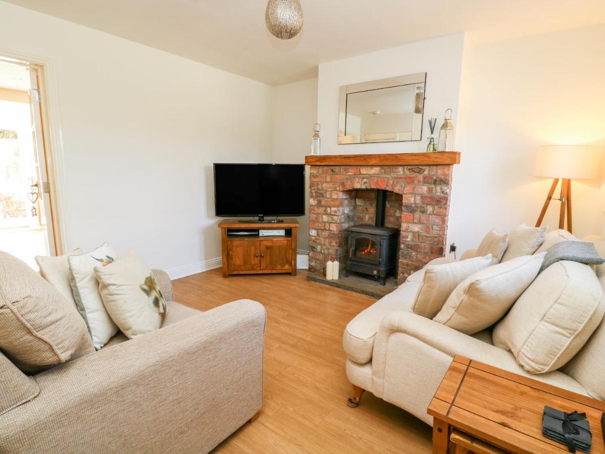 5 Pond View Cottages - Housity