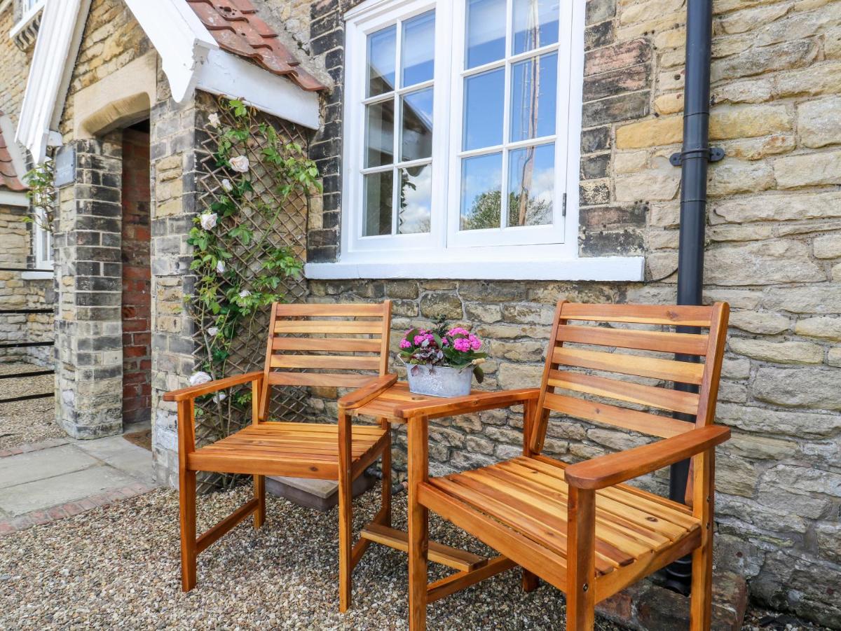 5 Pond View Cottages - Housity