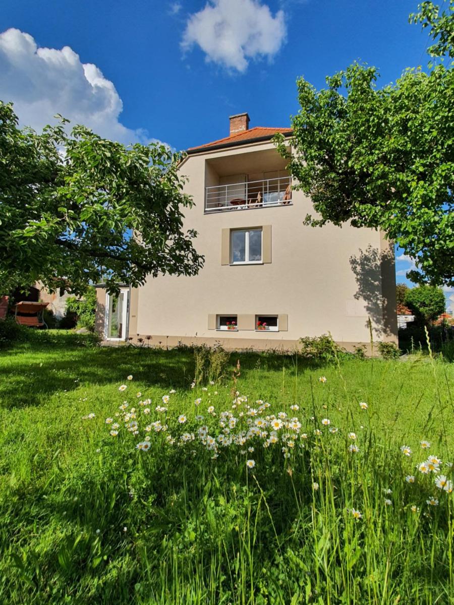Cottage next Svihov castle - Housity