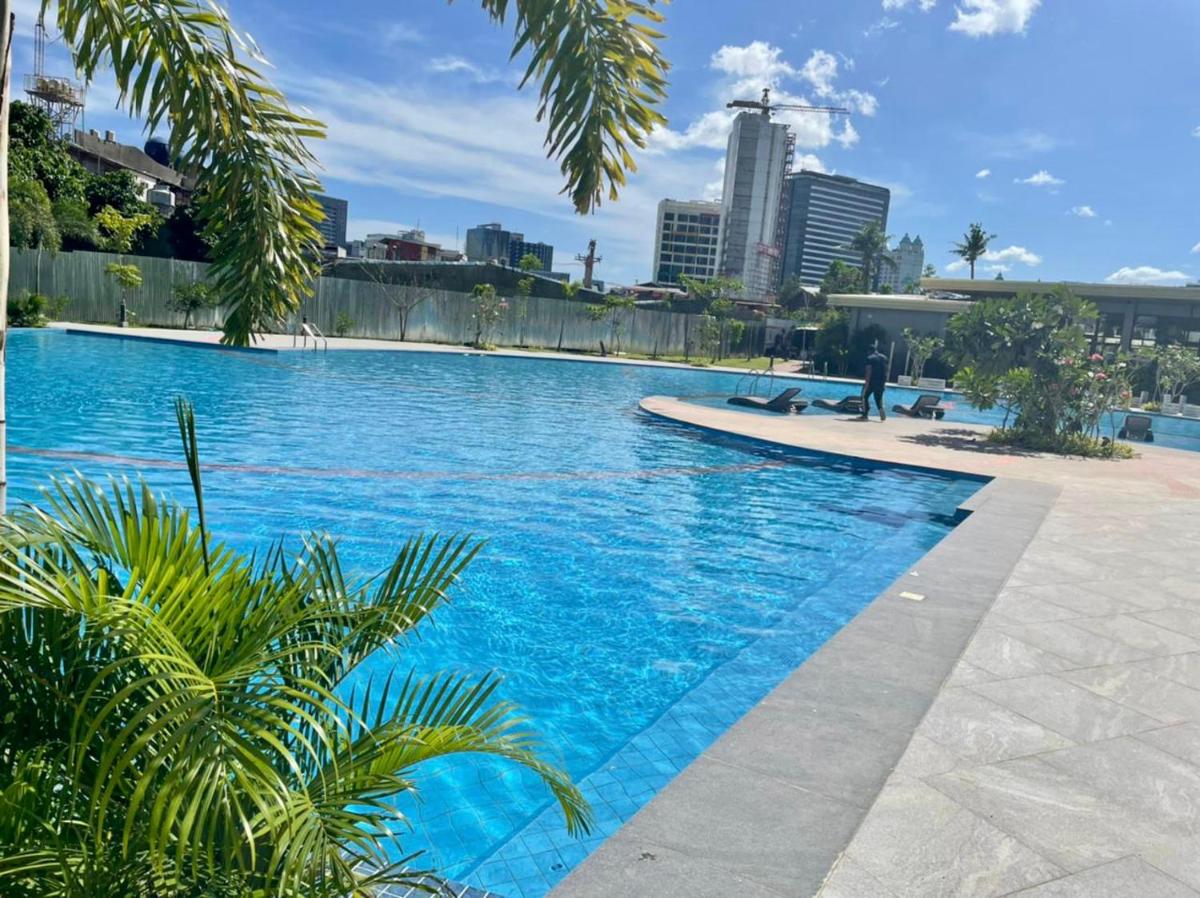 Suitetrails - Golf View, New Studio Apartment Grand Residences Cebu, North Tower A