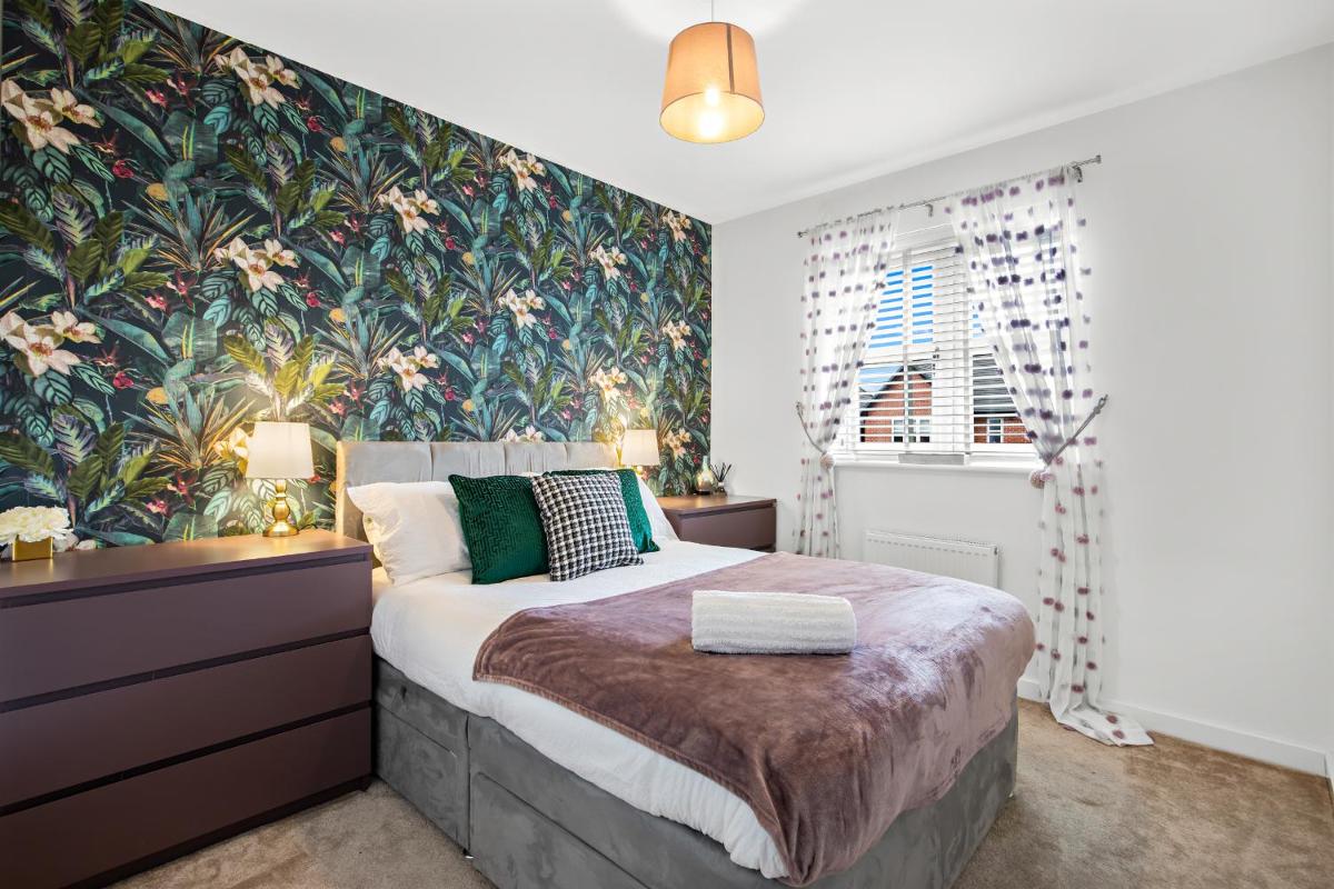 Silver Stag Properties, 3 bedroom luxury house - Housity