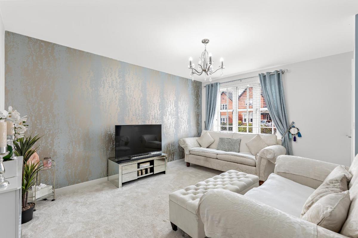 Silver Stag Properties, 3 bedroom luxury house - Housity
