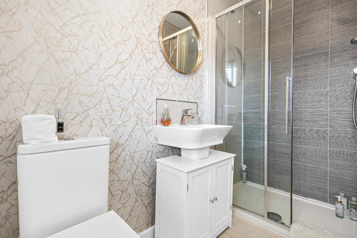 Silver Stag Properties, 3 bedroom luxury house - Housity