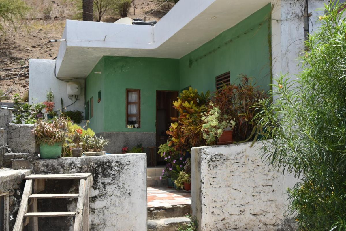Sista's Green House/Casa Sista - Housity