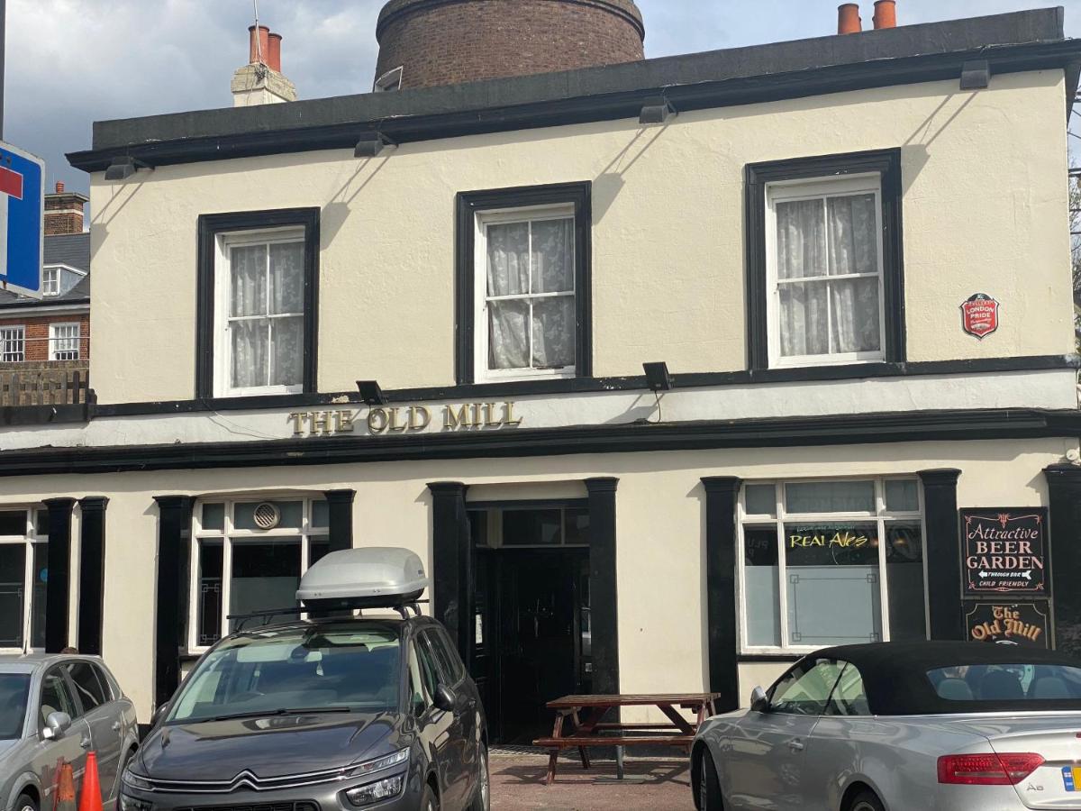Plumstead common home on the hill on street Free parking - Housity