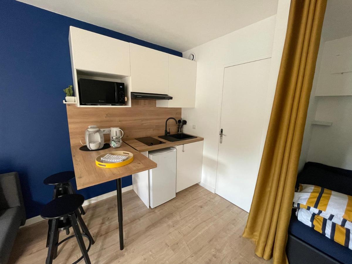 Appartement avec balcon et vue sur port - wifi privé - au dessus du Restaurant le Yackams - Housity