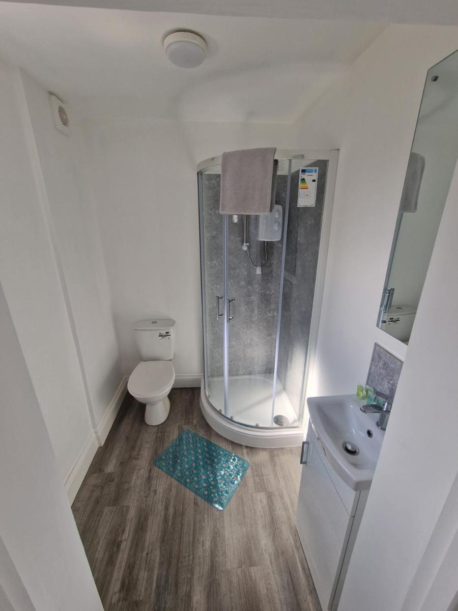 SEA VIEW STAY 17 Princes Road - Housity