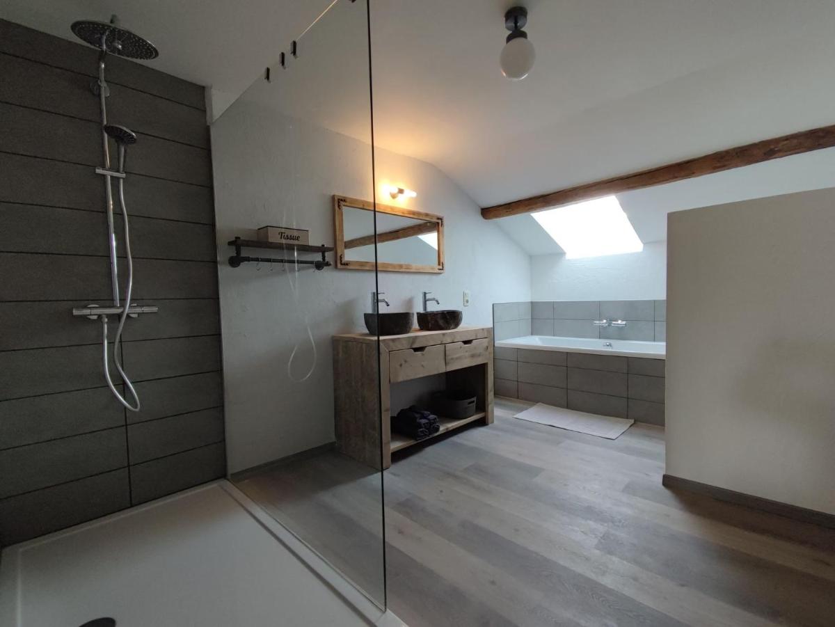 B&B Emmylou - Hizvo