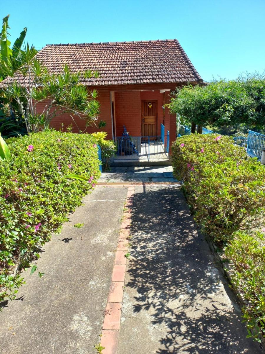 Casa Agradável com piscina. - Housity