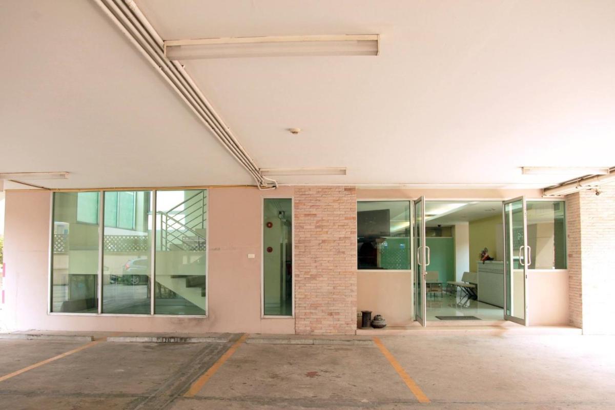 Mee sook Hotel and Residence - Housity