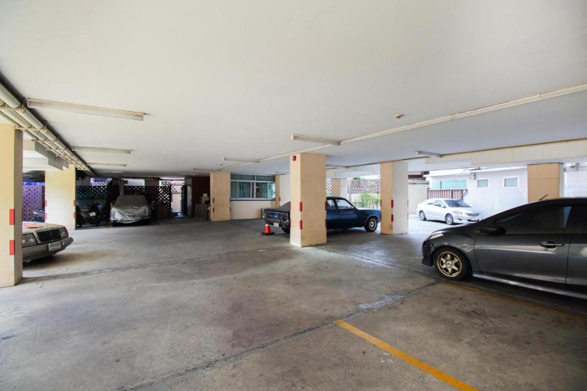 Mee sook Hotel and Residence - Housity