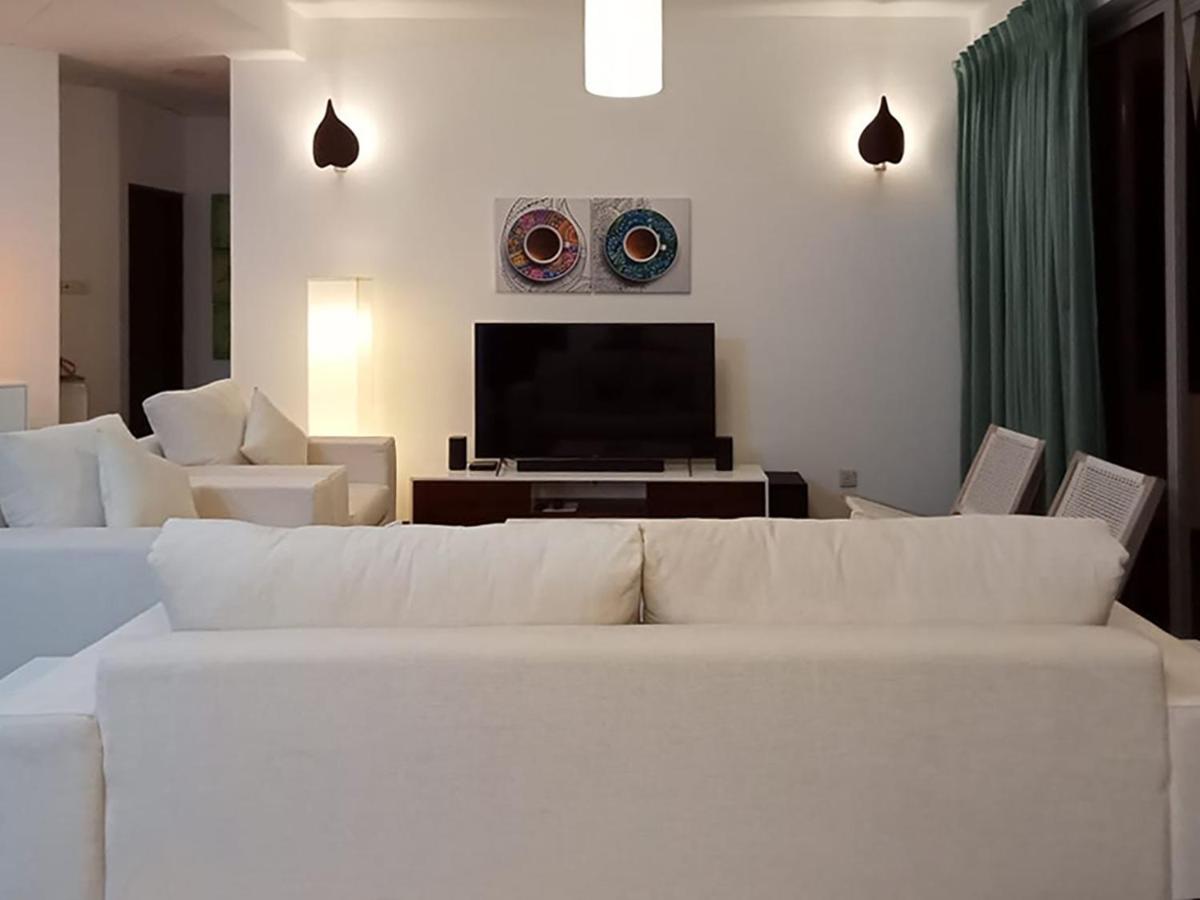 Suitetrails - Great Location Living, Modern 2-Bed Apartment with Pool & Gym Access, All Amenities