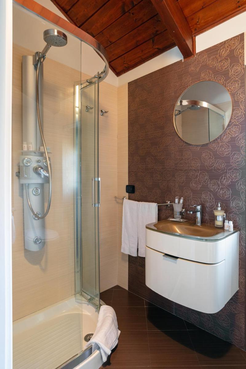 Pavean Suites Frattaminore - Housity