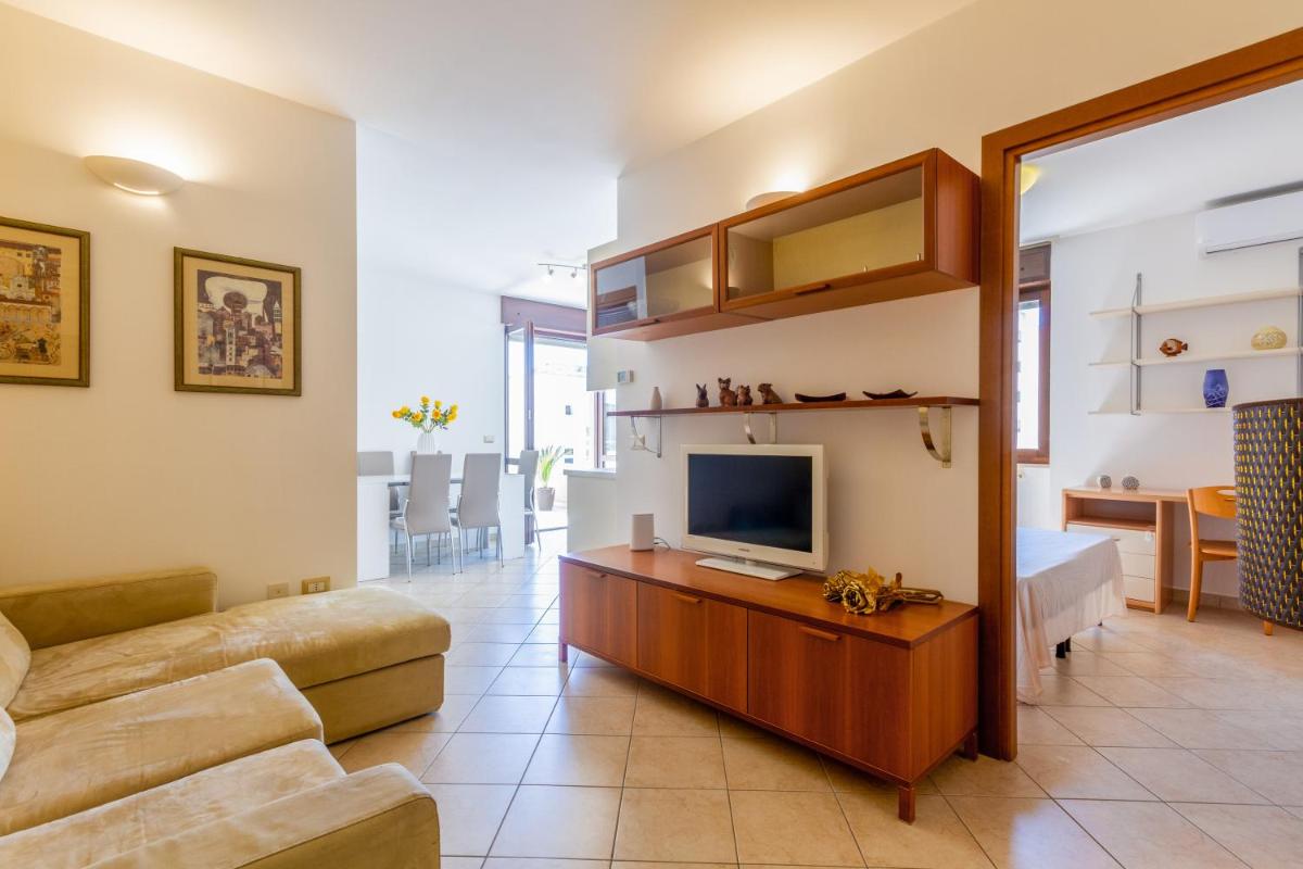 Suitetrails - Roomy Apartment with Terrace & Parking