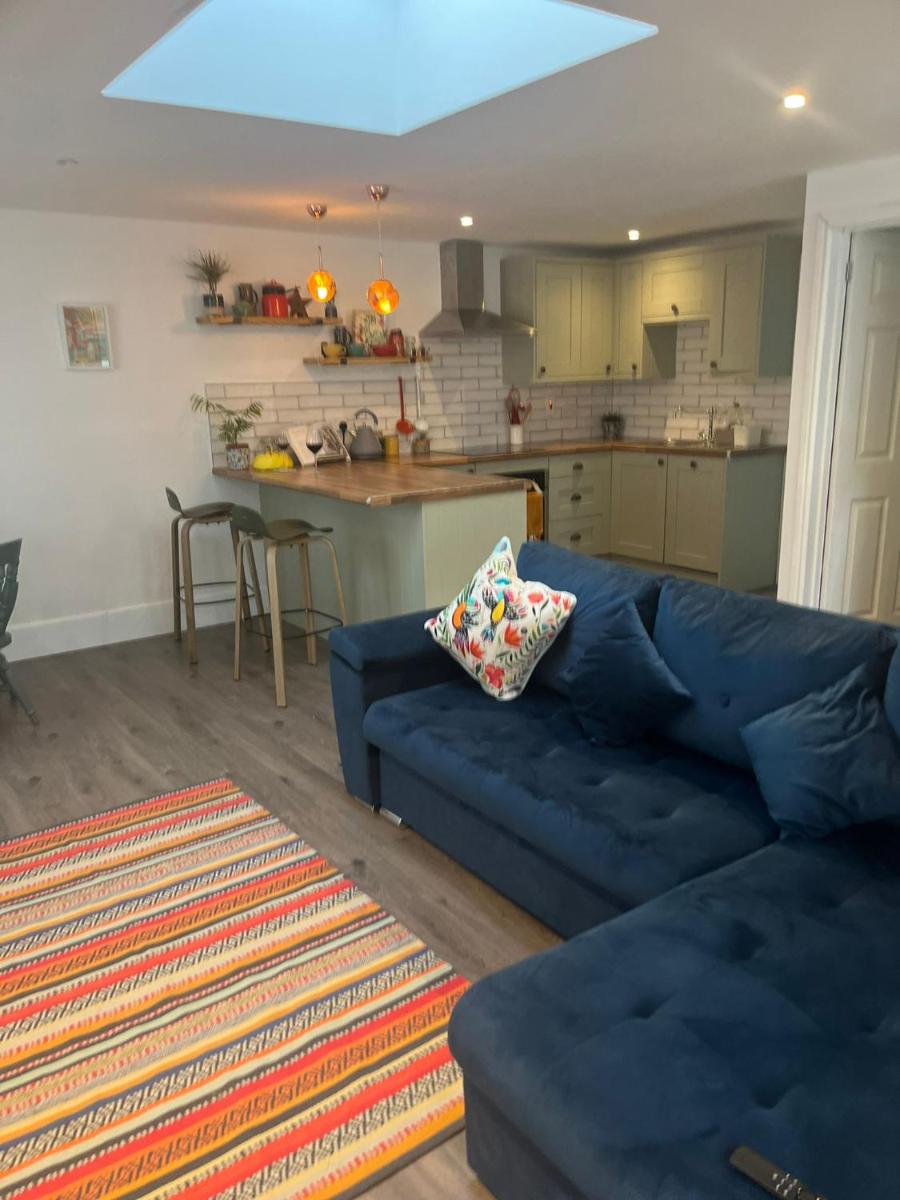 Beach, hills, food, scenic walks-The Kelp house. - Housity