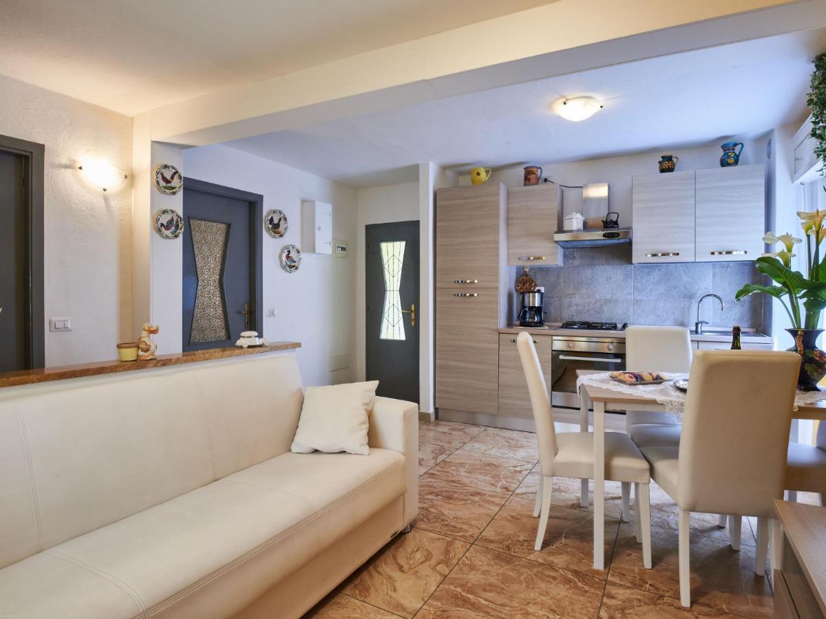 Apartment Casa del Pergulin - LMZ325 by Interhome - Housity