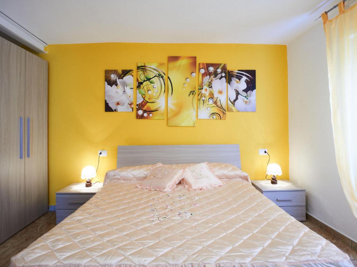 Apartment Casa del Pergulin - LMZ325 by Interhome - Housity