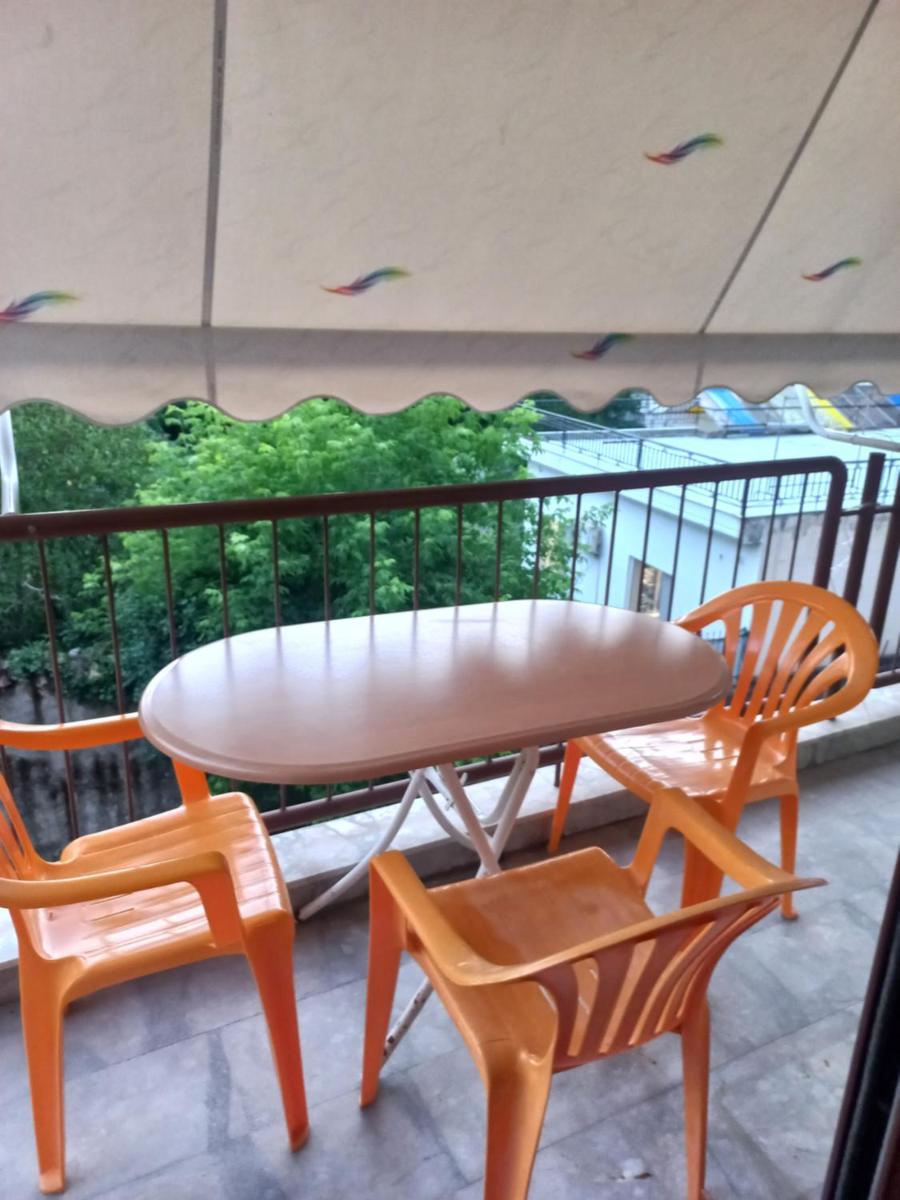 Diamerisma sto kentro tes poles tripole - Housity