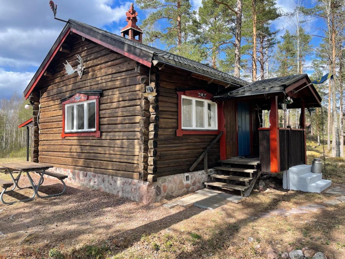 Authentic Dalarna Cottage right by the lake - Housity