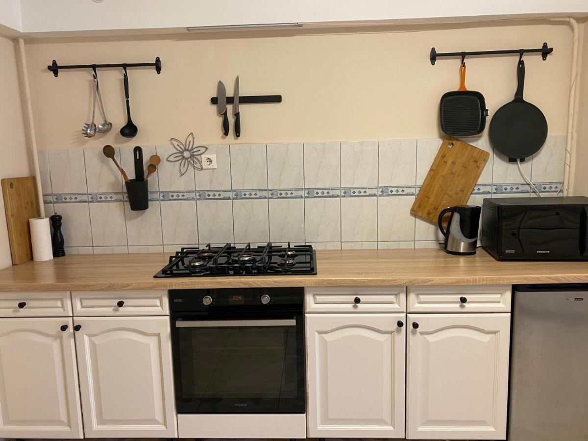Veronika Villa - Housity
