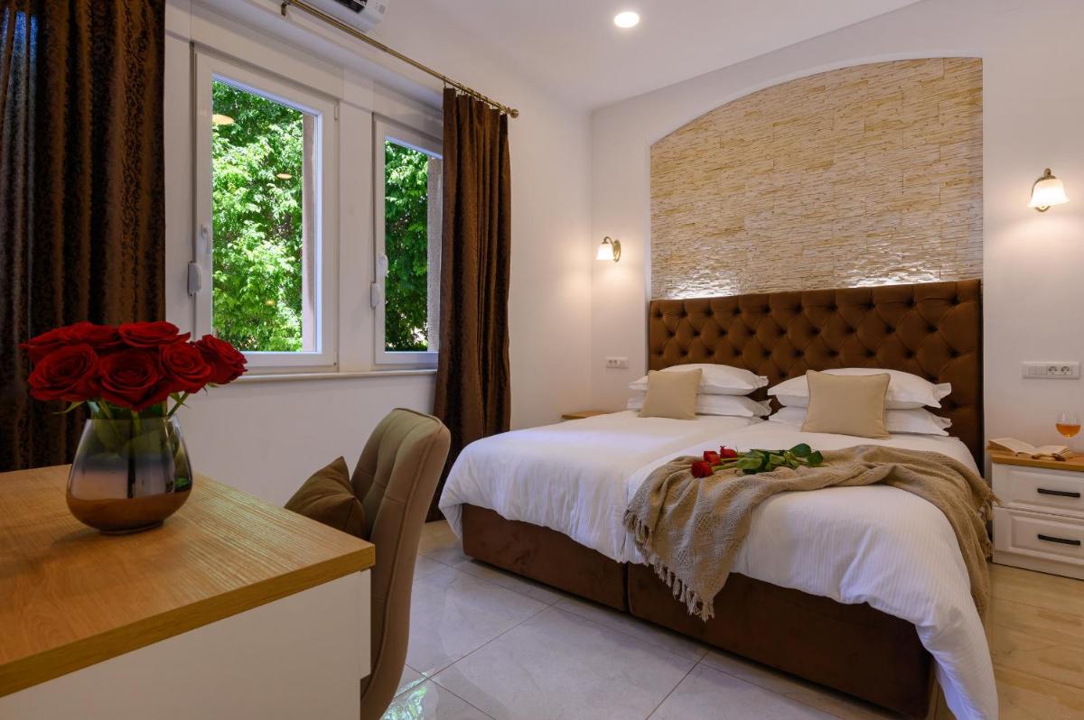 Suitetrails - Summer breeze luxury rooms
