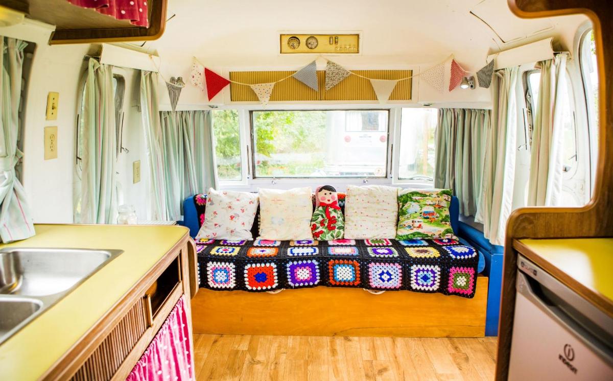 Happy Days Retro Vacations - Housity