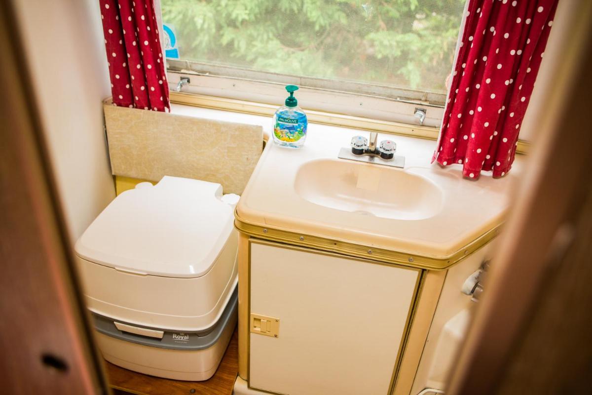 Happy Days Retro Vacations - Housity