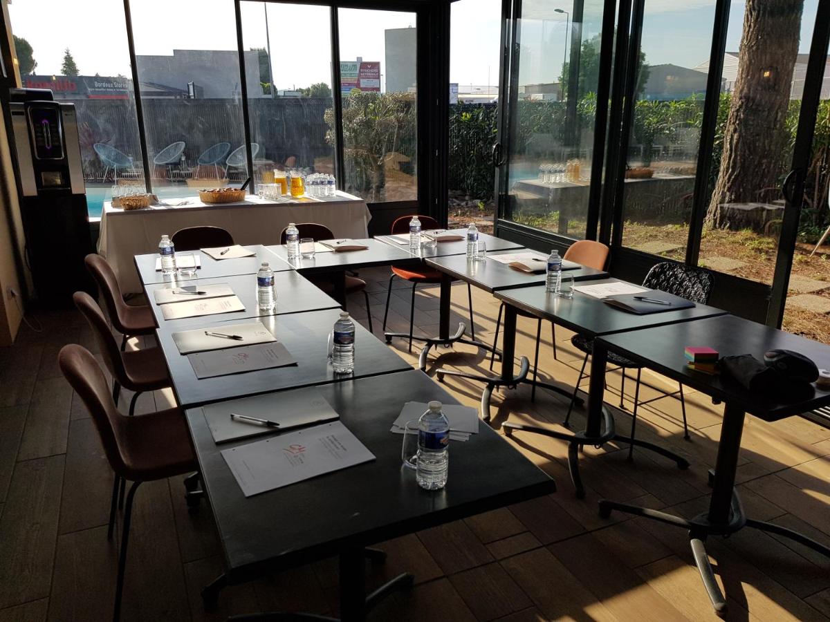 Restaurant ou autre lieu de restauration dans l'établissement Kyriad Carcassonne - Aéroport