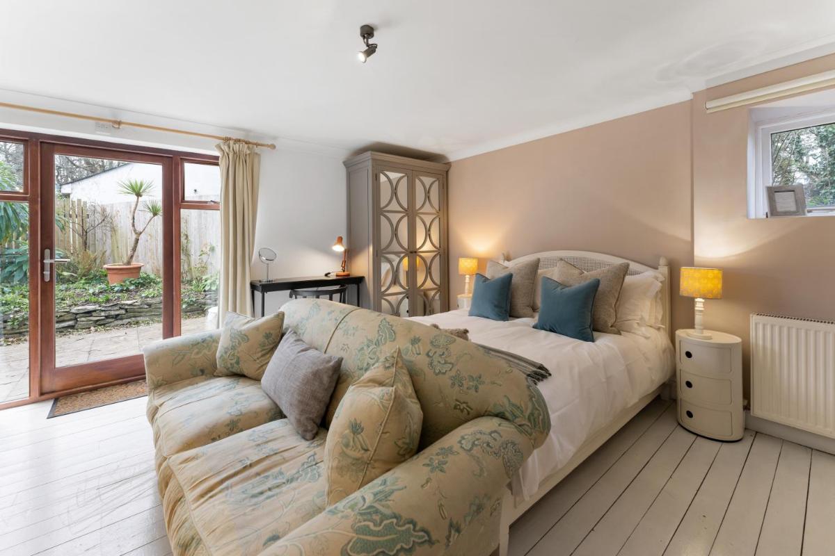 The Rosevine - Housity