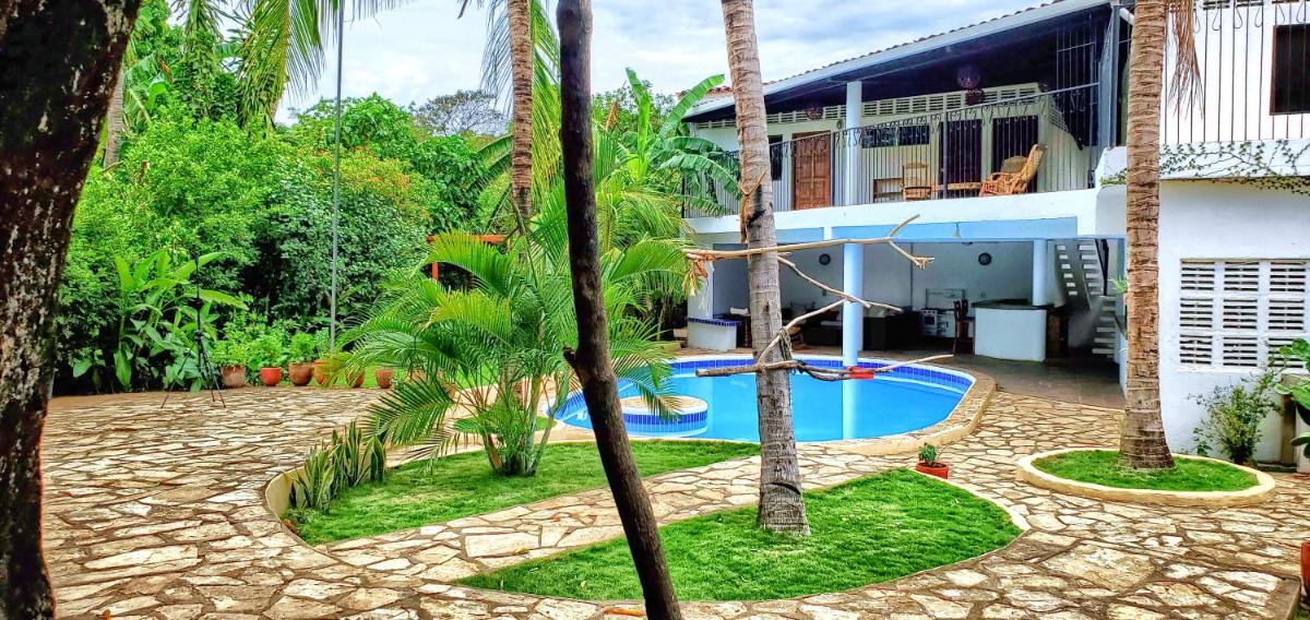 Suitetrails - Luxurious vacation home with a pool