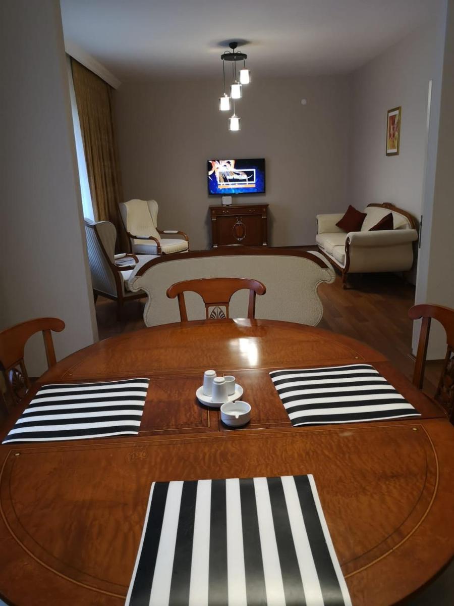 Suitetrails - A Chic, classic, family-friendly apt. in central Ankara, Turkey