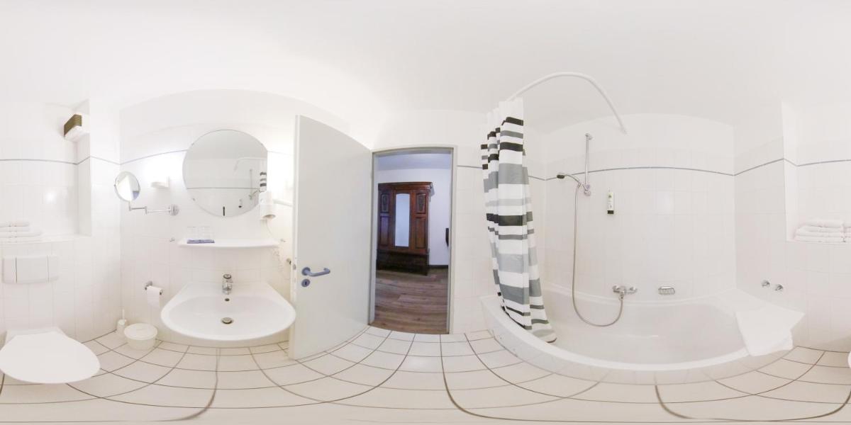Hotel Am Kamp - Housity