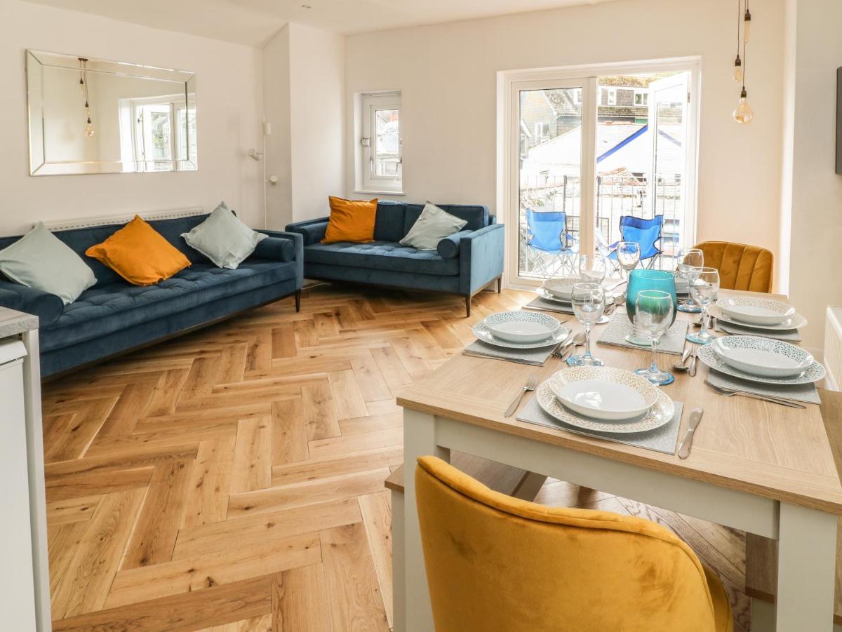 Harbour Hideaway - Housity