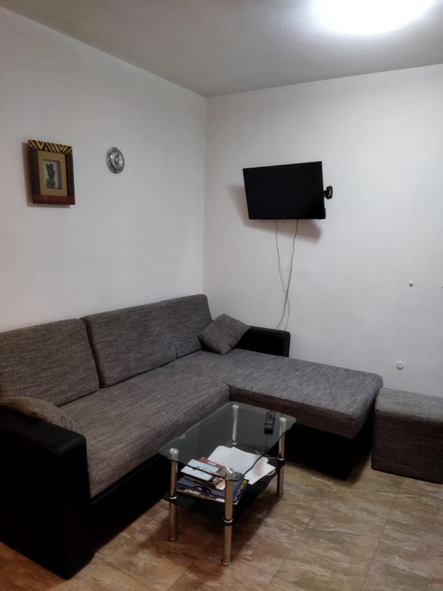 Lara - Housity
