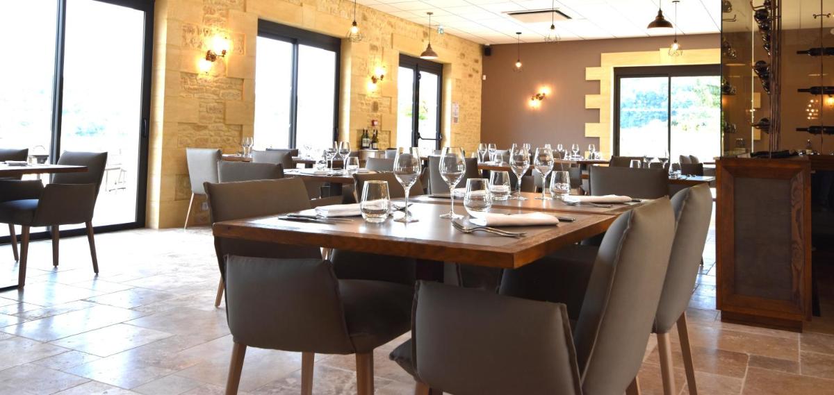 Restaurant ou autre lieu de restauration dans l'établissement Hotel Le Perigord