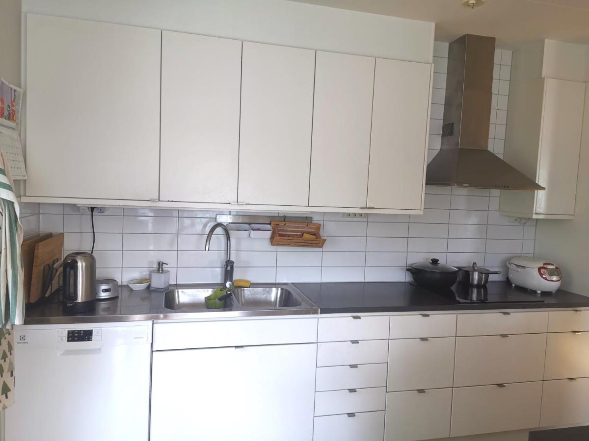 A room in a villa close to Arlanda Airport - Housity