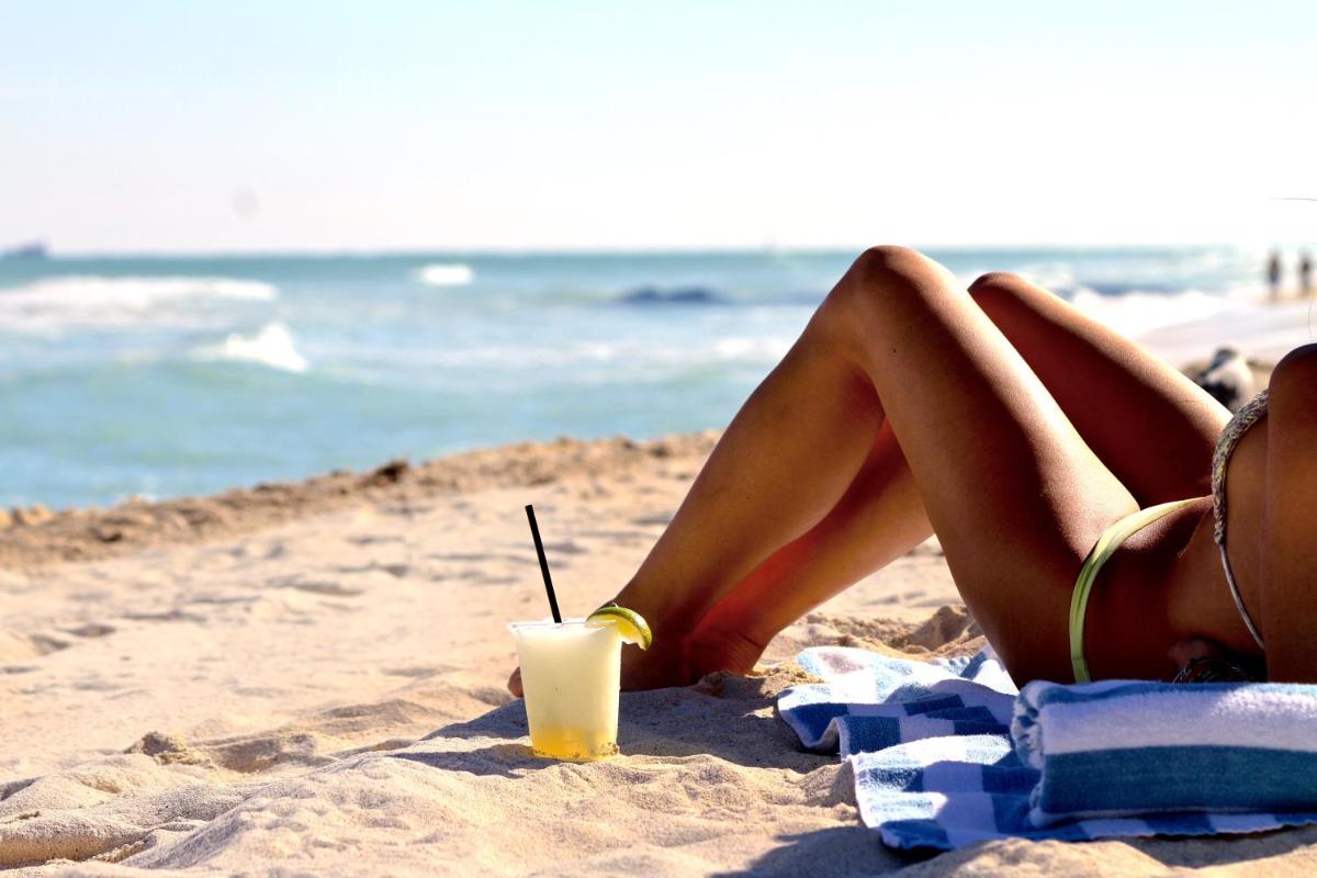 Seacoast Suites on Miami Beach - Housity