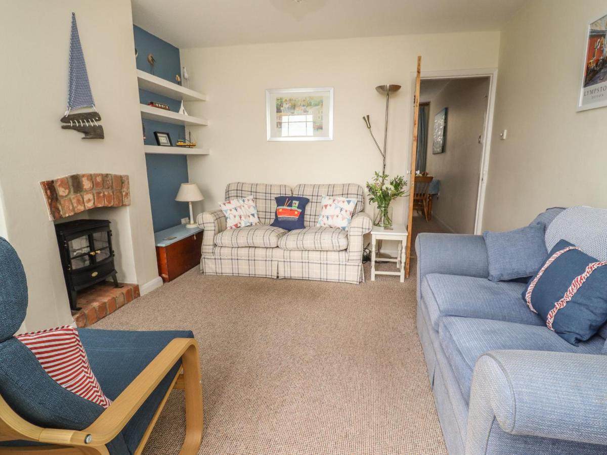 9 Harefield Cottages - Housity