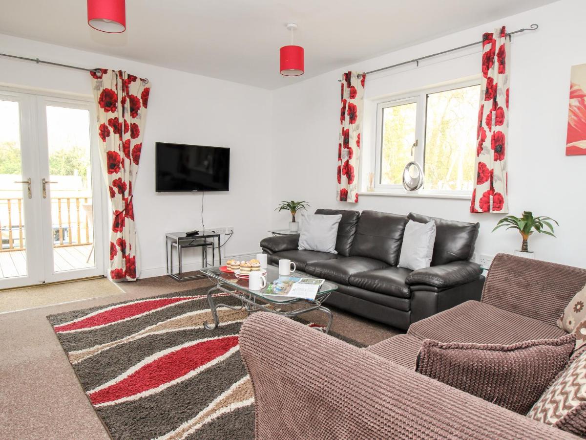 Durdle Door Lodge - Housity
