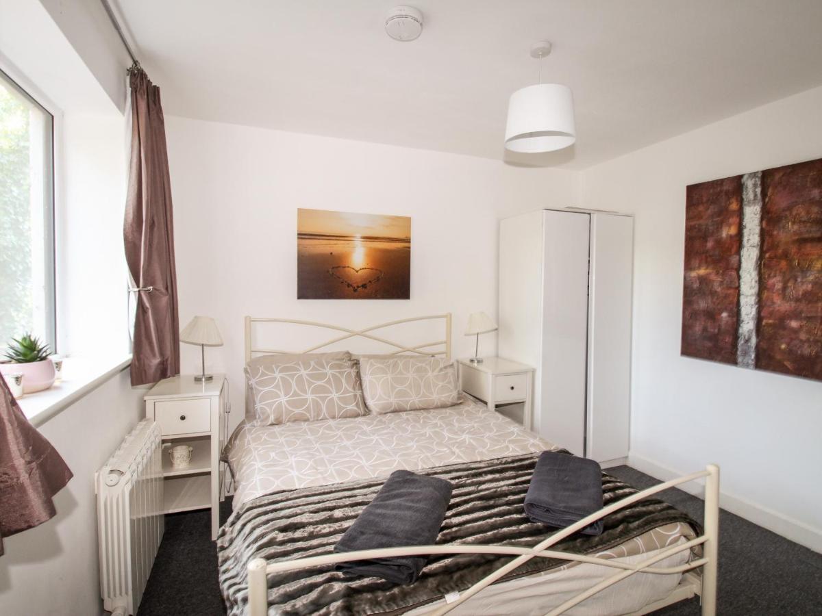 Durdle Door Lodge - Housity