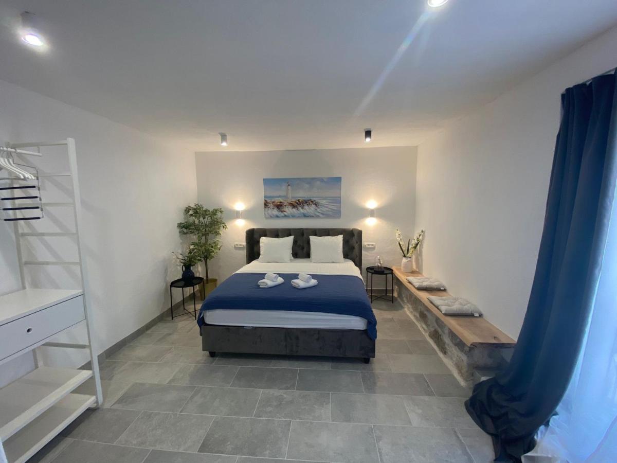 Apartment and Studios Happy Place - Housity