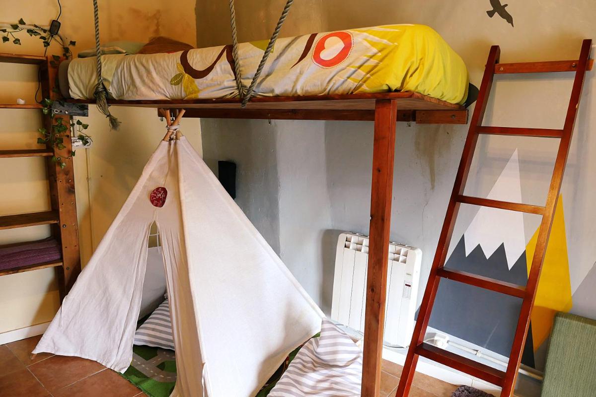 Cal Xulipa, casa familiar al centre de Tremp - Housity