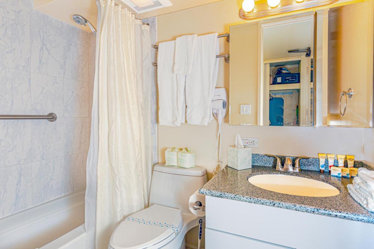 Ocean & Diamond Head View Studio at Waikiki - Housity